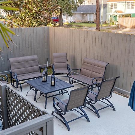 Historic 1871 Coastal Breeze With Heated Pool - Restoring Galveston Exterior foto