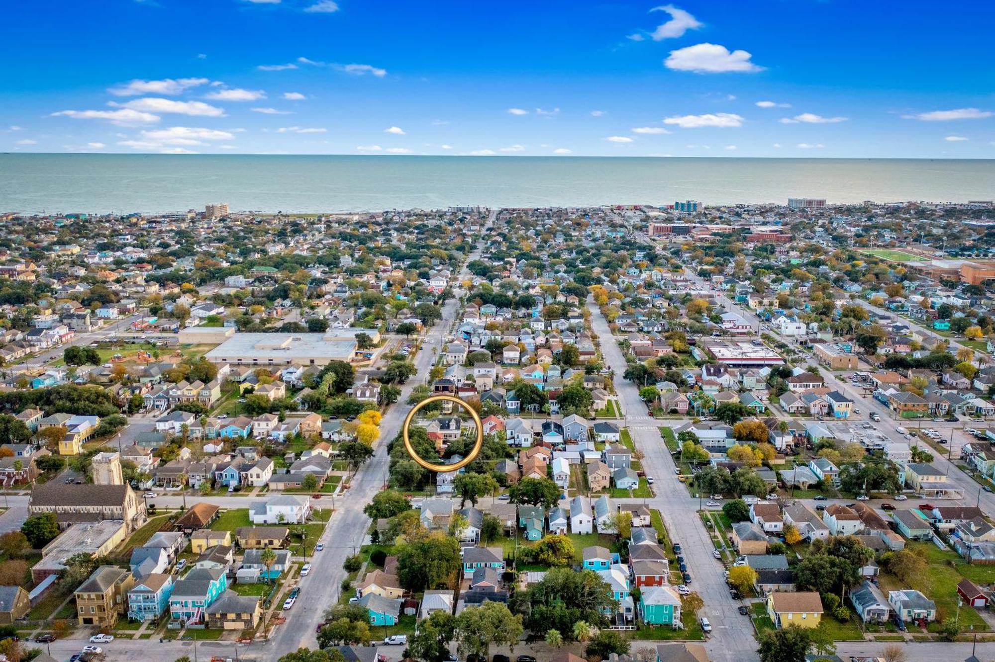 Historic 1871 Coastal Breeze With Heated Pool - Restoring Galveston Exterior foto