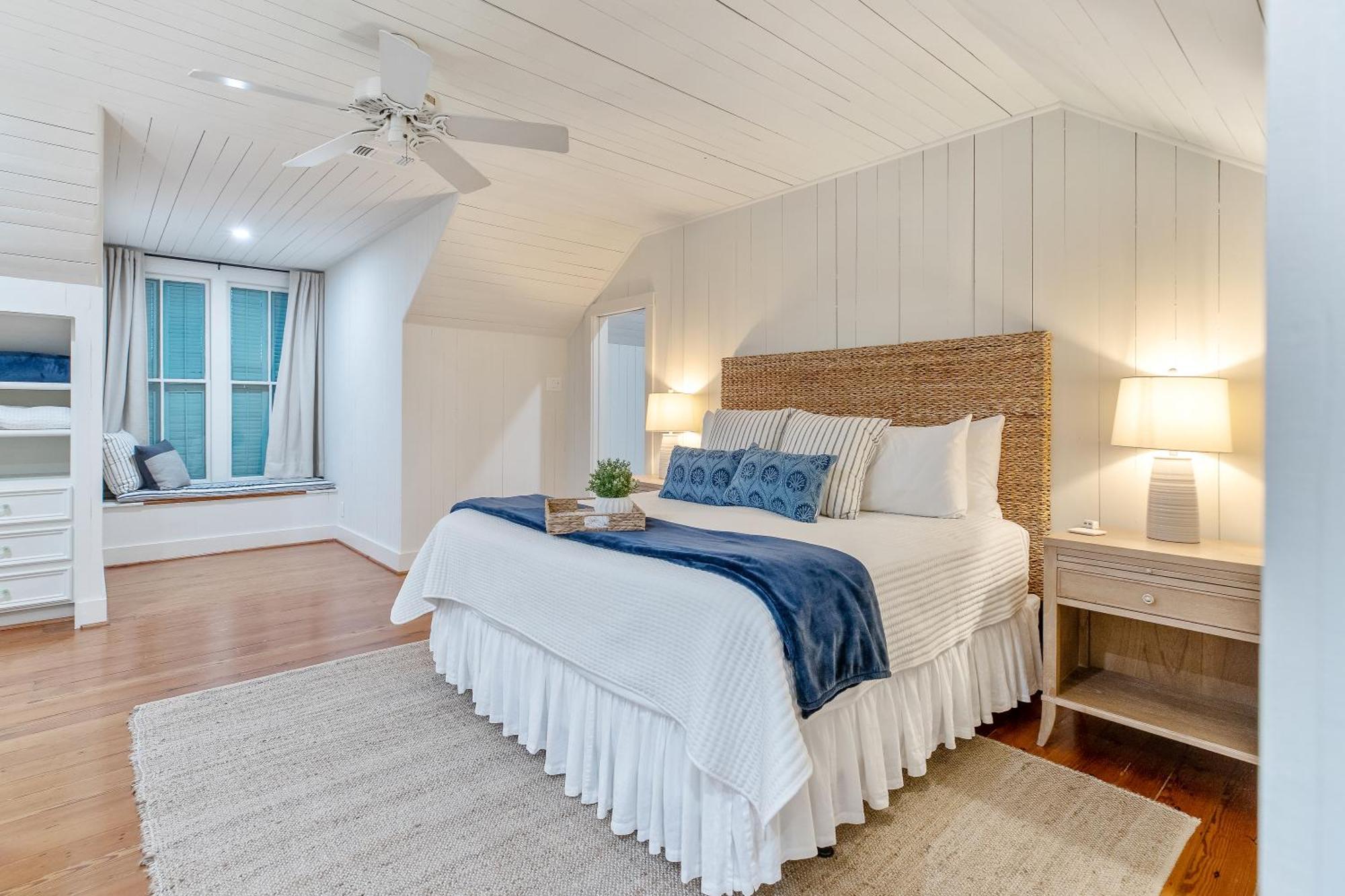 Historic 1871 Coastal Breeze With Heated Pool - Restoring Galveston Exterior foto